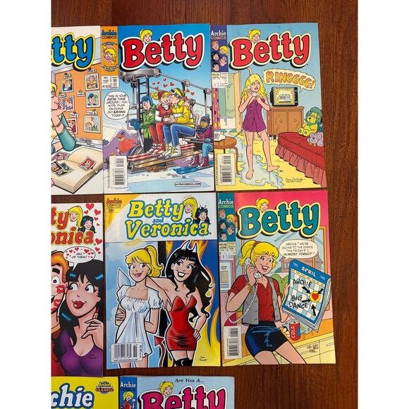 Lot 10 Archie Comics (Archie, Betty, Betty & Veronica, Archie & Friends) Mixed - Picture 3 of 4